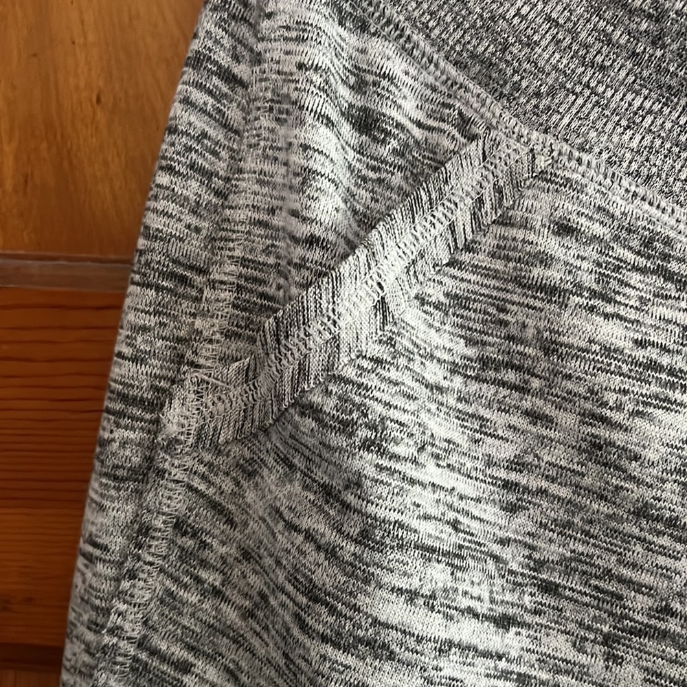 NWT Athleta Techie Sweat Ankle Pant Size: Medium - Picture 5 of 14
